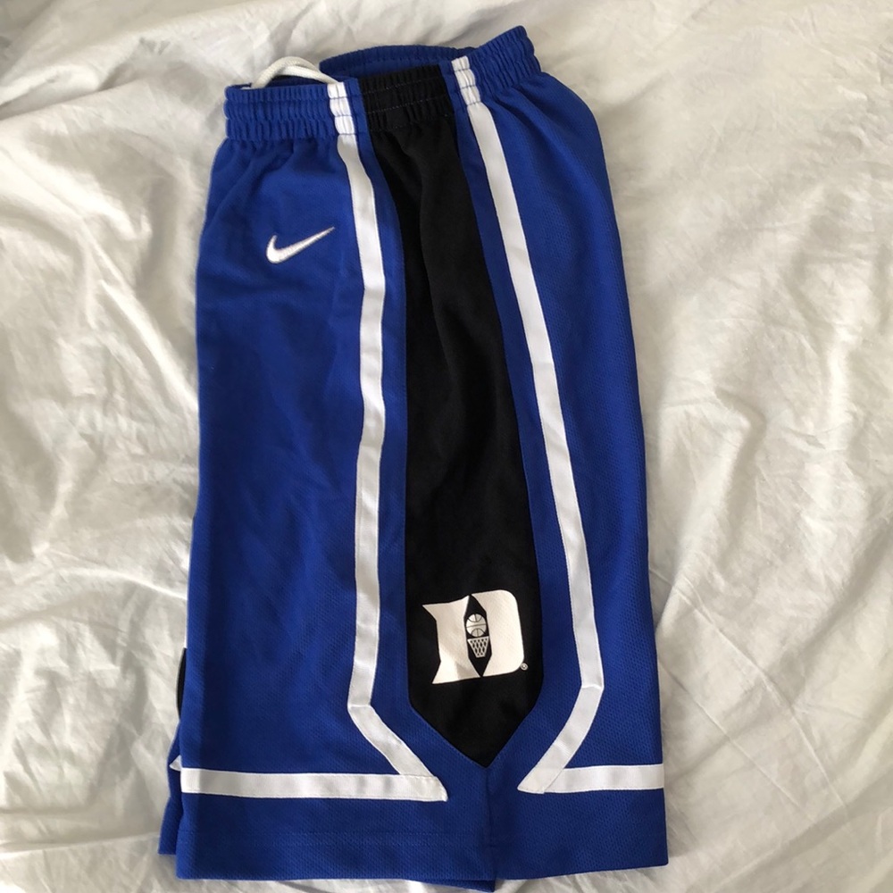 Boys Duke shorts size L